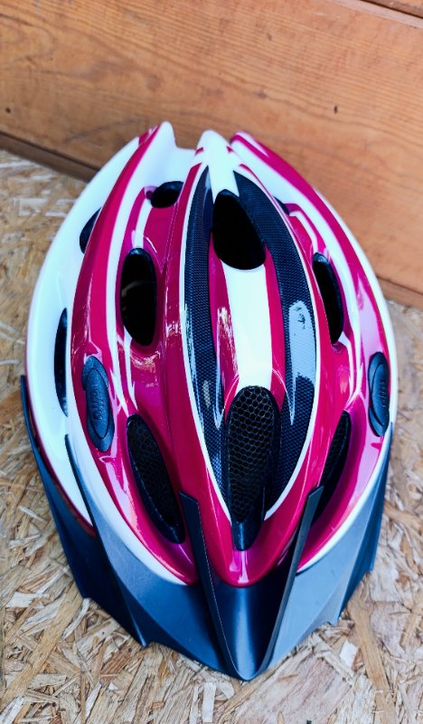 Cyklistická přilba Giro 