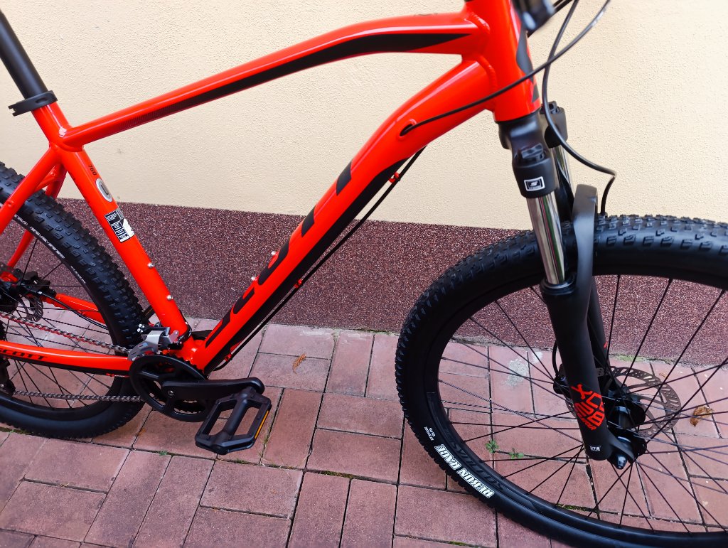 Lyže Atomic race - 140 cm