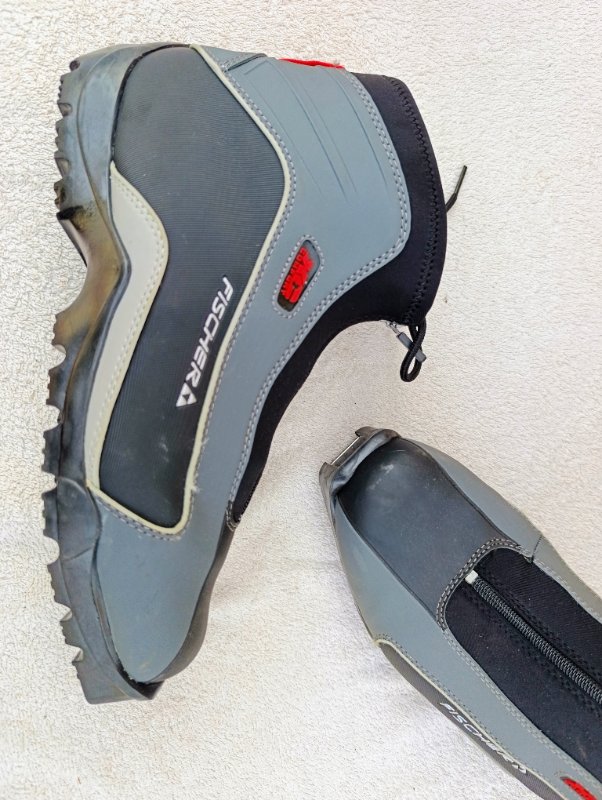 Lyže Atomic race - 140 cm